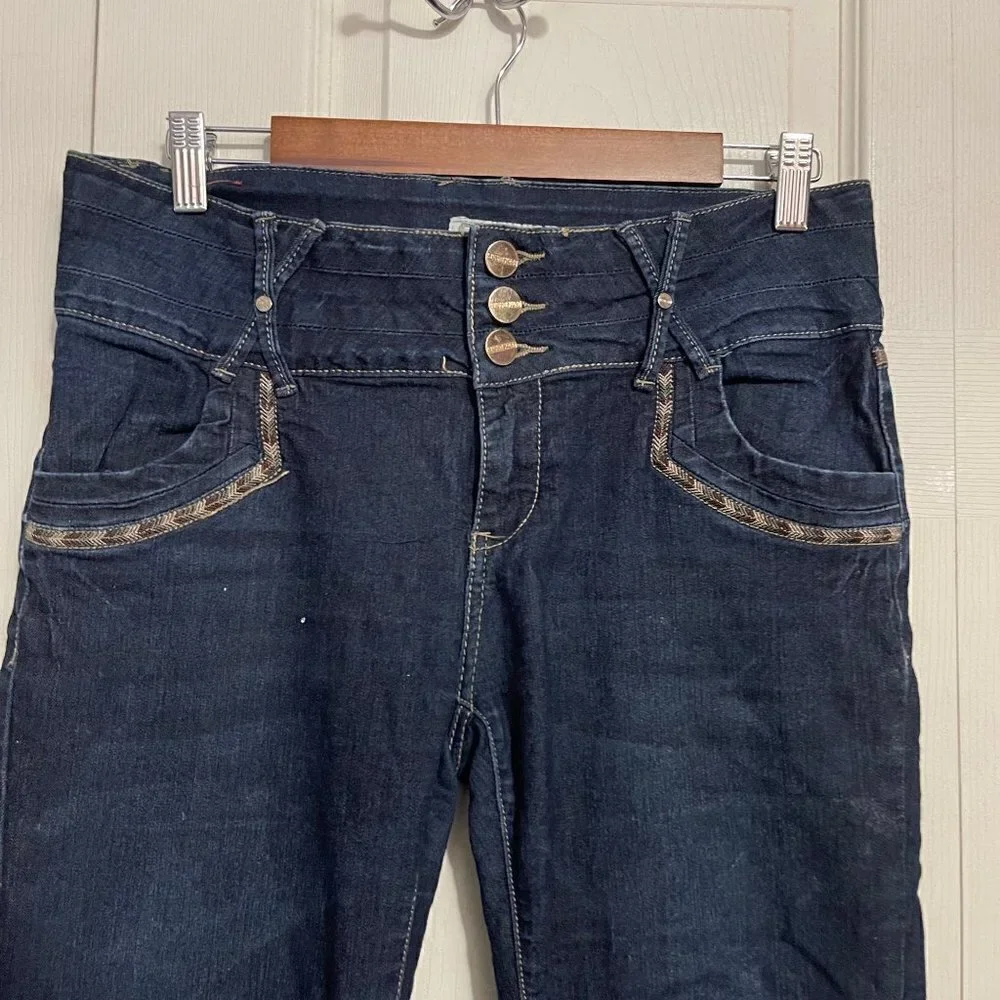 I&M Jeans Women's Dark Mid Wash Embroidered Trim Stretch Skinny Jeans Size 30